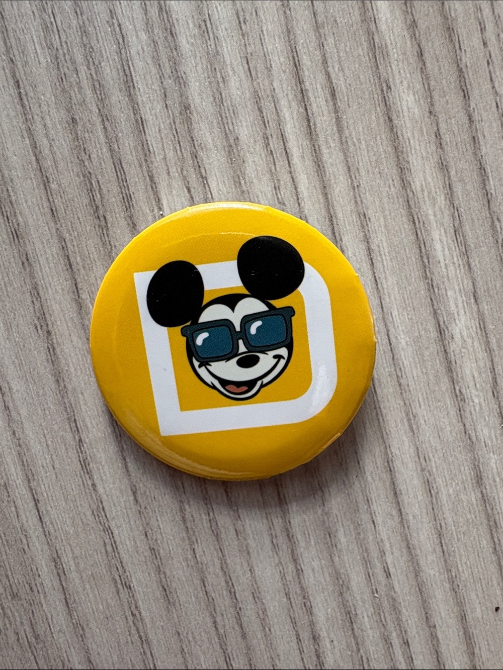 Disney Parks - exclusive annual passholder button - sunglasses Mickey Mouse